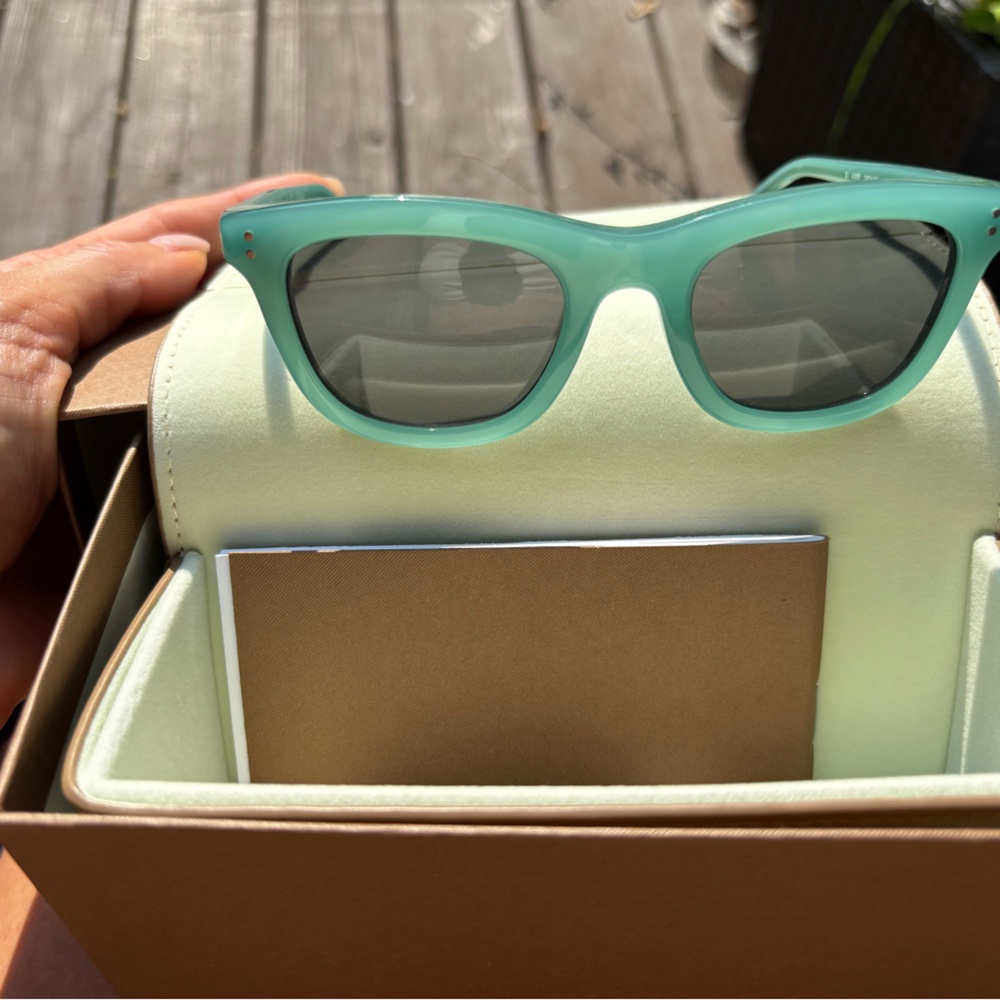 Burberry Jade Blue toddler  Kids Sunglasses